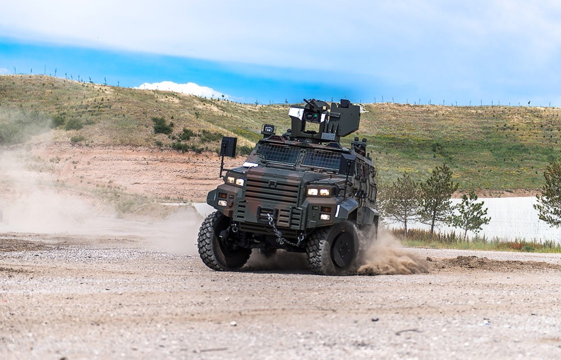 EJDER YALCIN Turkish 4x4 (C)
